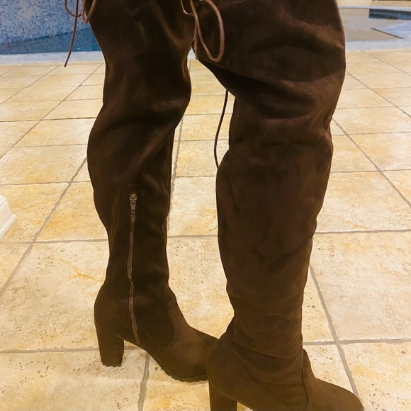 BROWN SUEDE TALL LEILA STONE BRAND NEW BOOTS. Inside side zipper! - Picture 6 of 13